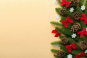 jul bakgrund med gran grenar och jul dekor. topp se, kopia Plats för text foto