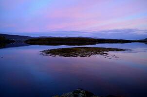 underbar se på loch dunvegan i skottland foto