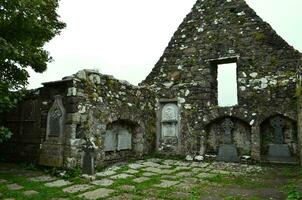 sten ruiner i dunvegan på de ö av skye skottland foto