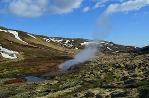 fantastisk landskap av hveragerdi med ånga stigande foto