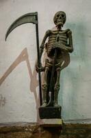 ankou staty symbol av död i ploumilliau, Bretagne, Frankrike foto