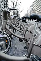 trampa genom paris offentlig cykel uthyrning service foto