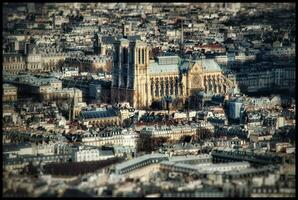 panorama- se av paris och notre dame från montparnasse torn taket foto