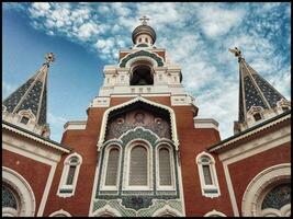 solbelyst ortodox katedral i trevlig, franska riviera foto