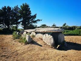 gammal täckt gångväg i brittany foto