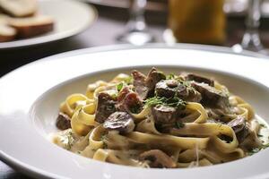 tagliatelle med korv och porcini, pasta med korv och sommar cep svamp. generativ ai foto