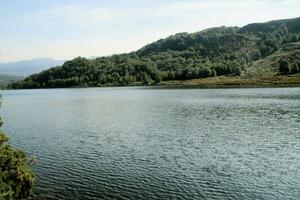 en se av de norr wales landsbygden på llyn dinas i snowdonia foto