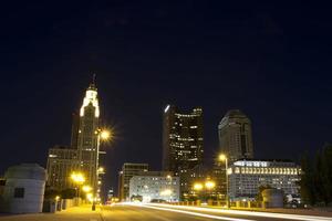 nattvy över centrala columbus ohio foto