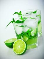 kall mojito dryck foto