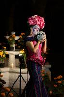 calavera catrina Sammanträde på en tron. socker skalle smink. dia de los muertos. dag av de död. halloween. foto