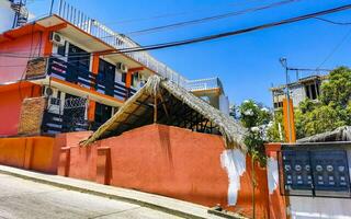 puerto escondido oaxaca mexico 2023 typisk skön färgrik turist gata trottoar stad puerto escondido Mexiko. foto