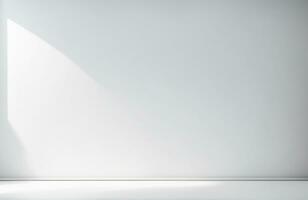 tömma vit vägg med skön chiaroscuro. elegant minimalistisk bakgrund för produkt presentation foto