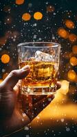 man hand innehav glas av whisky scotch med is. ai genererad bild. foto
