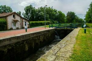 vattenväg av digoin -roanne,briennon,loire,frankrike foto