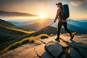 en kvinna med en ryggsäck vandring på en berg på solnedgång. ai-genererad foto