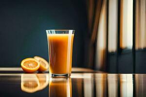 ett orange juice glas sitter på en tabell Nästa till en halv orange. ai-genererad foto