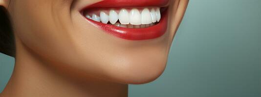 närbild av skön kvinna leende med friska tänder. tänder blekning begrepp ai genererad foto