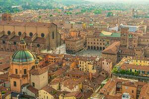 bologna gammal stad stad horisont, stadsbild av Italien foto