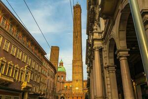 bologna gammal stad stad horisont, stadsbild av Italien foto