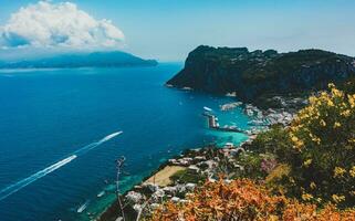 se av skön marina grande habour från ovan, capri ö, Italien foto