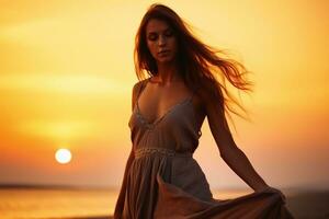 en sensuell attraktiv ung kvinna på en solnedgång strand. ai generativ foto