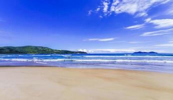 Praia Lopes Mendes Beach på den tropiska ön Ilha Grande Brasilien. foto