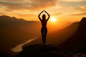 begrepp bild av en kvinna håller på med yoga på en skön fredlig berg topp. generativ ai foto