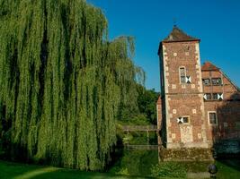 slott och parkera i Westfalen foto