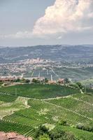 vingårdarna i Langhe, Italien, sett från La Morras synvinkel. foto