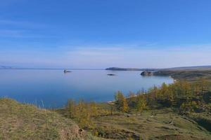 Lake Baikal Olkhon Island i en solig dag, Irkutsk Ryssland foto