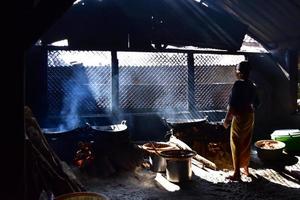 foto av atmosfären i ett traditionellt kök i Indonesien