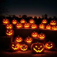halloween realistisk pumpa bakgrund med läskigt pumpa domkraft o lykta i en mörk lynnig skog ai generativ foto
