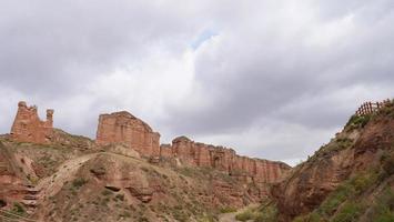 Binggou Danxia naturskönt område i Sunan Zhangye Gansu -provinsen, Kina. foto