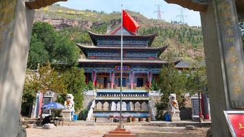Tulou -templet i Beishan -berget, Yongxing -templet i Xining Kina. foto