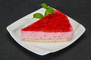 mjuk halloncheesecake serverad mynta foto