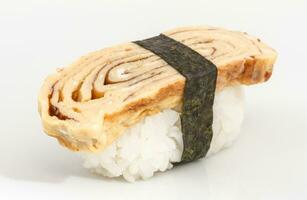 tamago omelett sushi foto