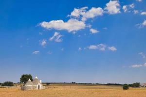 stadsbild av typiska Trulli -hus i Alberobello Italien foto