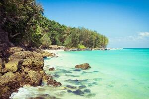 bambu ö är ett Övrig ö i de andaman hav nära phi-phi öar, thailand foto