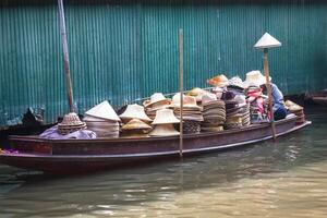 damnoen saduak flytande marknadsföra nära bangkok i thailand foto