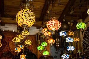 arabicum lampor och lyktor i de marrakech, marocko foto