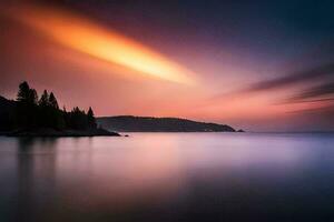 en lång exponering fotografera av en solnedgång över de vatten. ai-genererad foto
