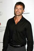 los angeles, sep 25 - David charvet ankommer på de rosa fest 2010 på w hollywood hotell på september 25, 2010 i los angeles, ca foto