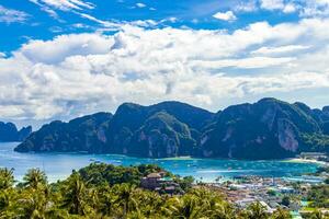 koh phi phi don thailand ö strand lagun kalksten rocks. foto