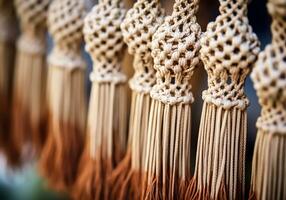 närbild av macrame, manuell vävning Metod använder sig av knutar. handväv. traditionell hantverk. handgjorda. ai genererad foto