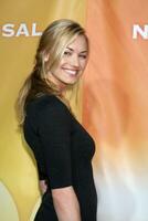 los angeles juli 30 yvonne strahovski ankommer på de 2010 nbc sommar Tryck Turné fest på beverly hilton hotell på juli 30 2010 i beverly kullar ca foto