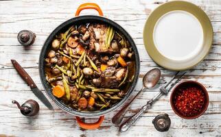 maträtt nötkött bourguignon foto