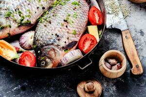 rå fisk och mat Ingredienser foto