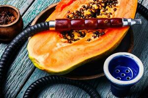 rökning vattenpipa med tobak papaya foto