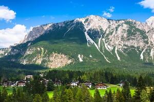 skön dolomit bergen nära cortina d'ampezzo ,pomagagnon grupp, sudtirol, Italien foto