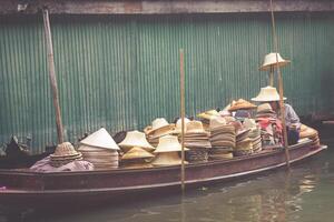 damnoen saduak flytande marknadsföra nära bangkok i thailand foto